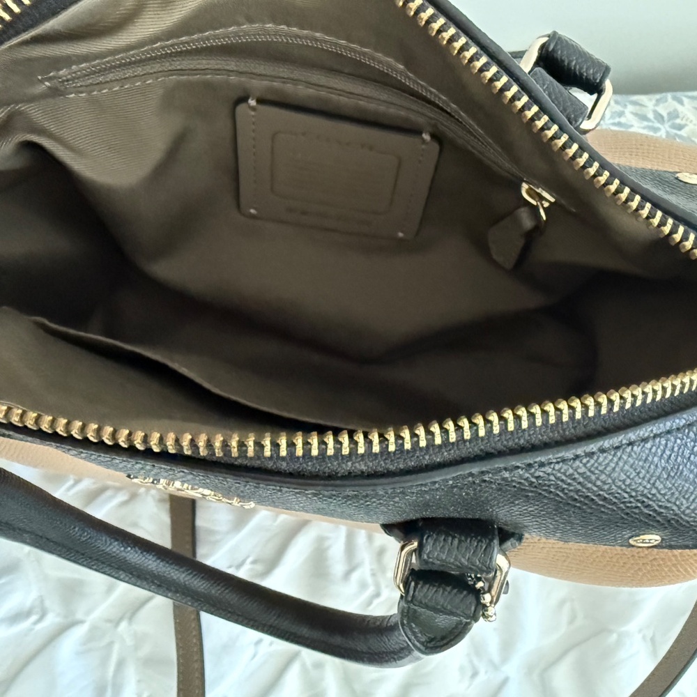 Coach Handbag - Picture 3 of 7